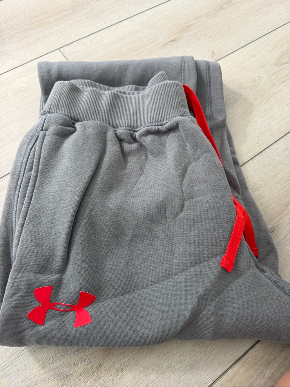 Under Armour men’s  Jogger Sweatpants with Red Accents. New